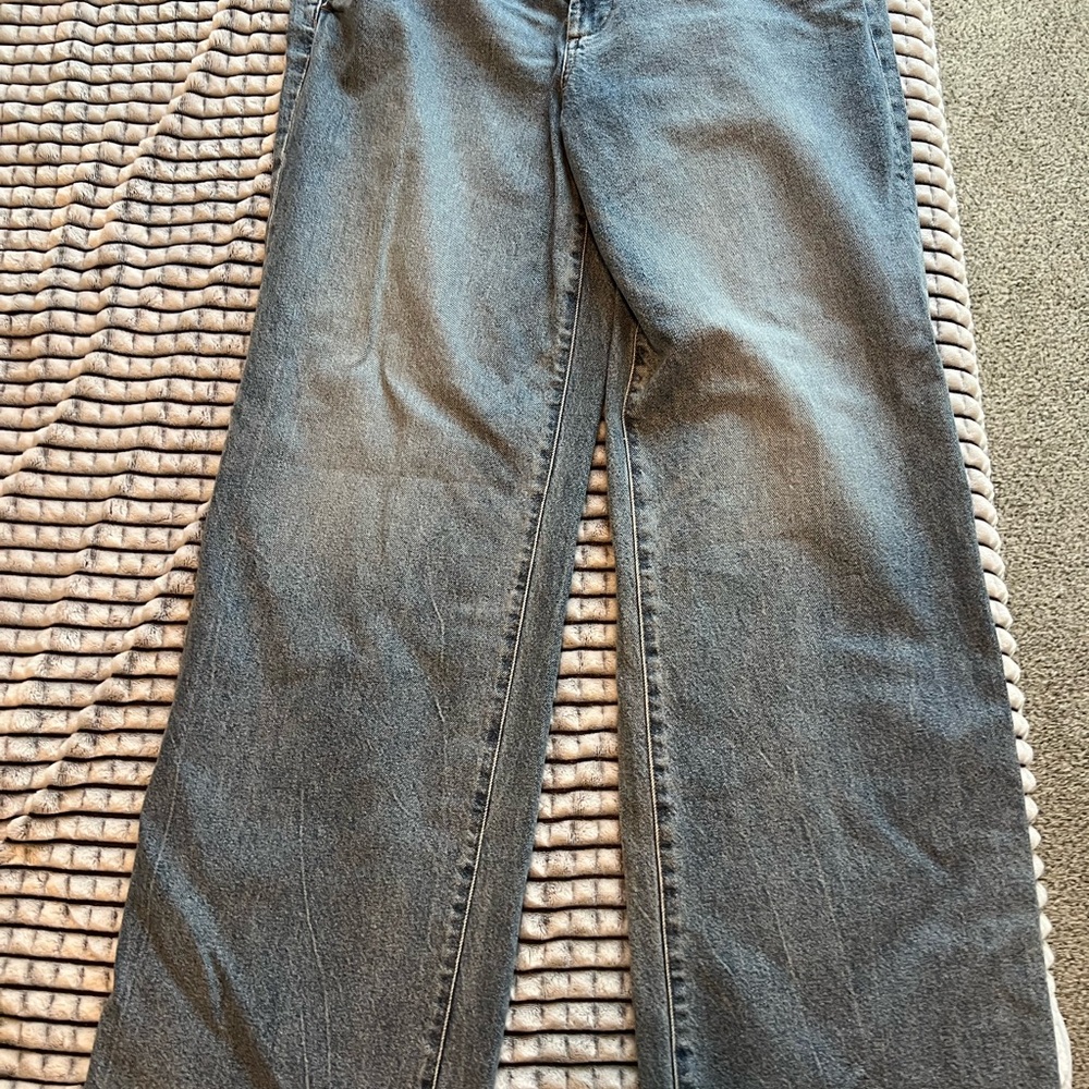 Express Women's Wide Leg Gray Jeans